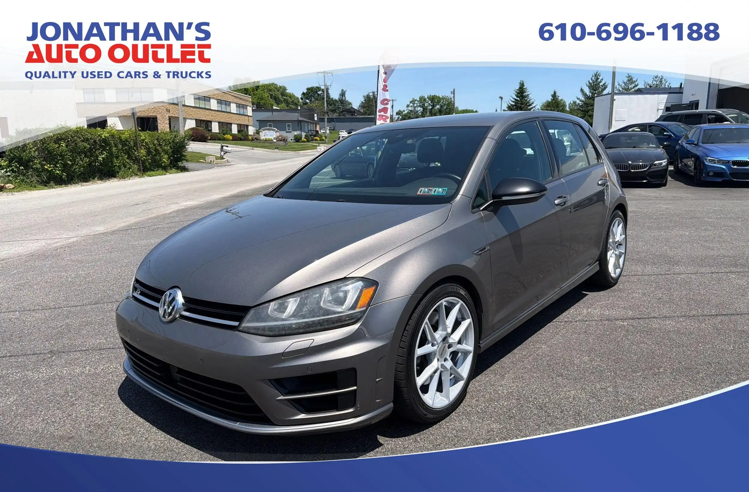 2017 Volkswagen Golf R R w/DCC & Navigation 4-door's photo