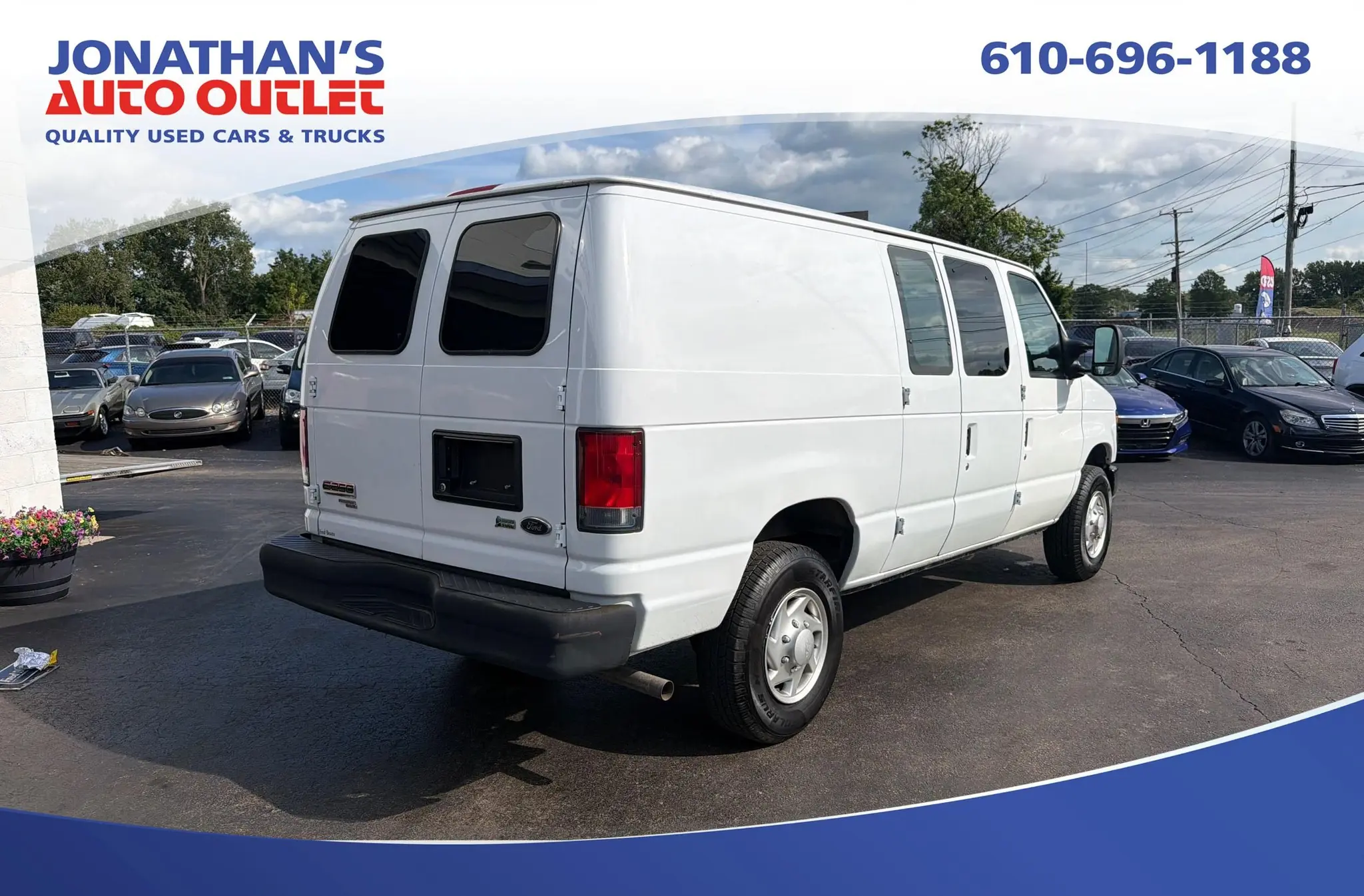 2014 Ford E-Series E-250 Van photo 5