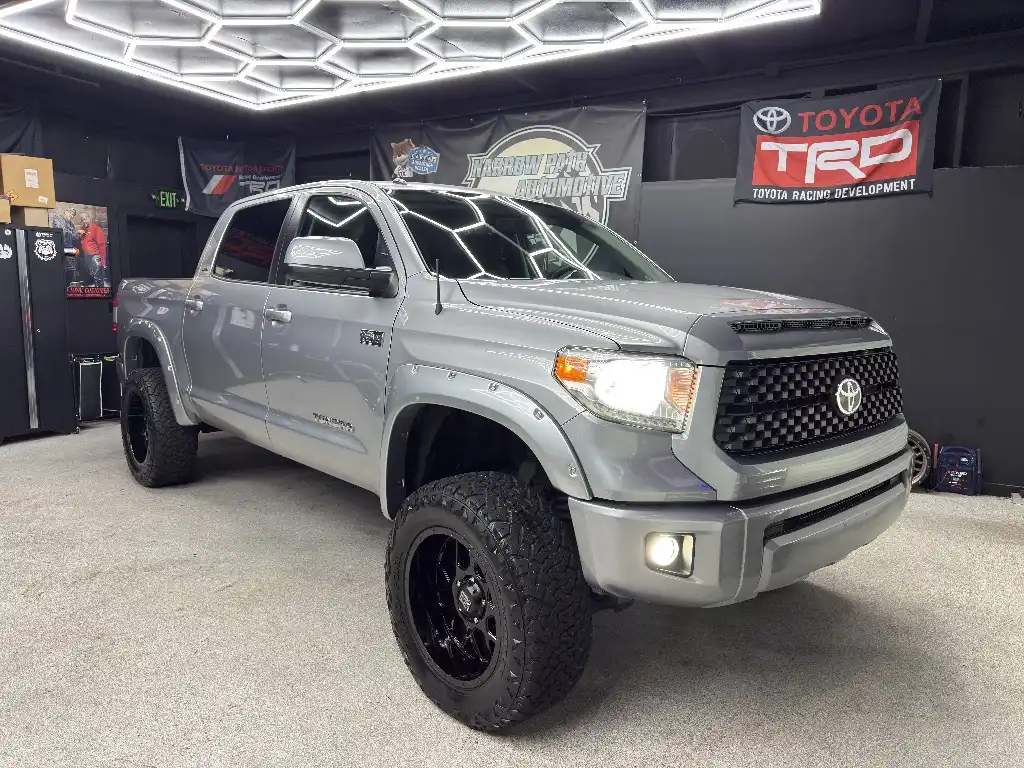 2015 Toyota Tundra 5.7 Auto 4WD FFV SR5 CrewMax's photo