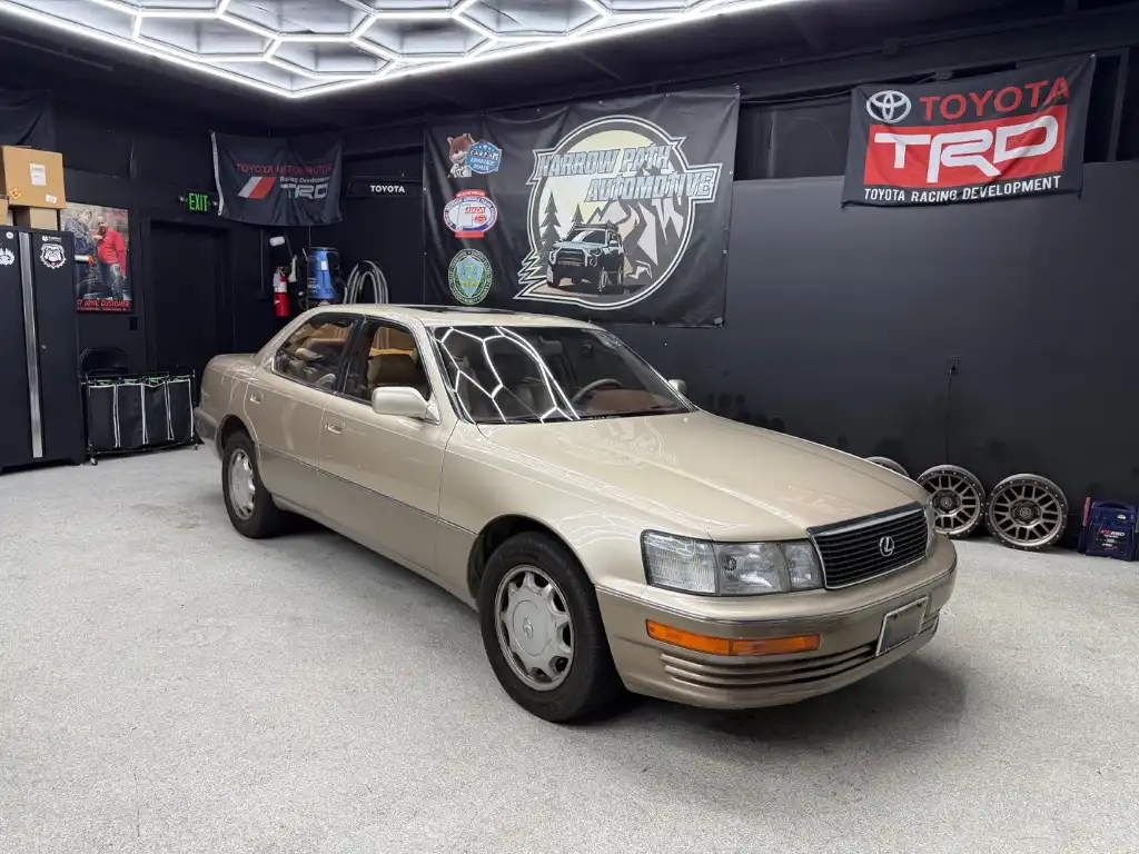 1993 Lexus LS 500's photo