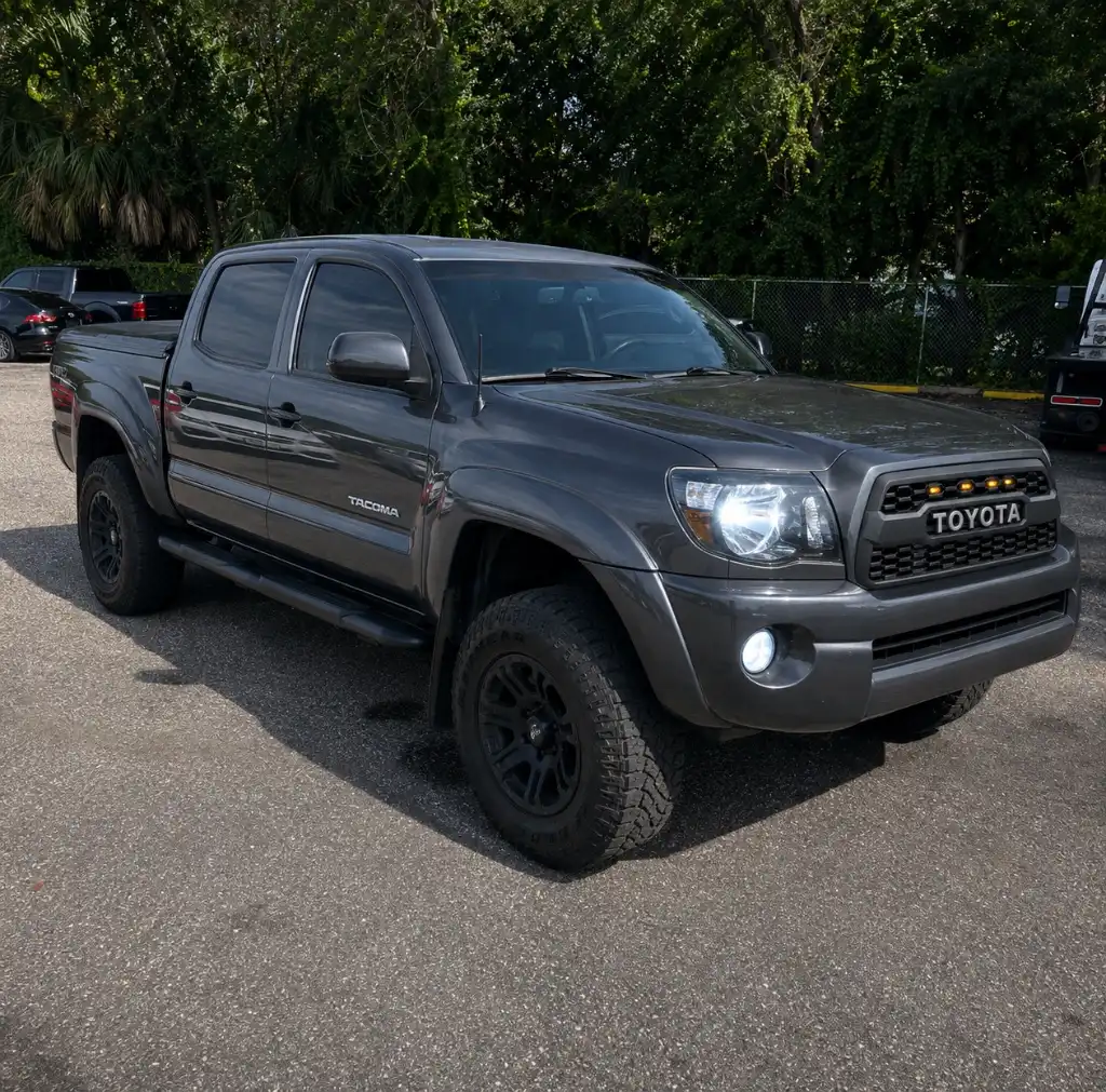 2010 Toyota Tacoma PreRunner Double Cab V6 5AT's photo