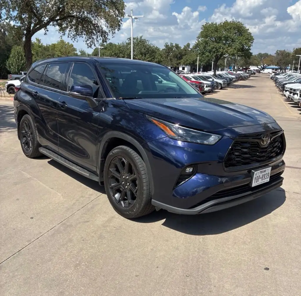 2022 Toyota Highlander LE 2WD V6's photo