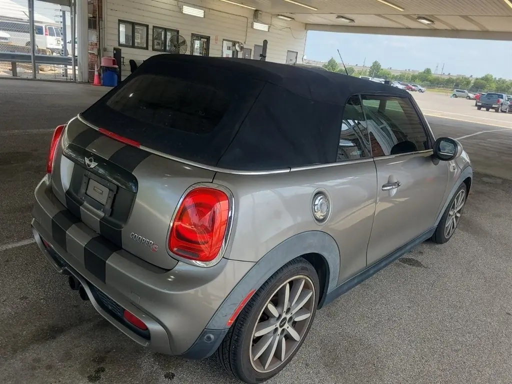2016 MINI Cooper S photo 3