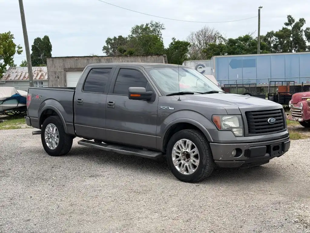 2010 Ford F-150 XL SuperCrew 145 in's photo