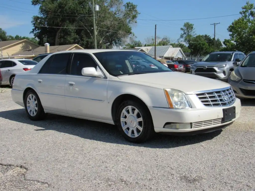 2008 Cadillac DTS Luxury II's photo