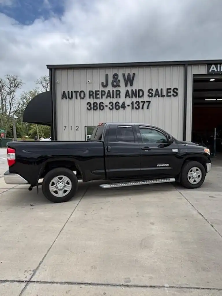 2014 Toyota Tundra 5.7 Auto 4WD FFV SR5 Double Cab's photo