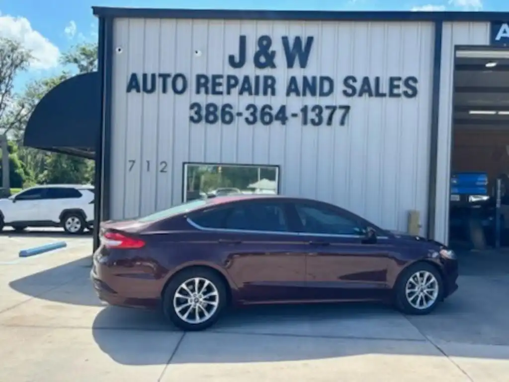 2017 Ford Fusion SE FWD's photo