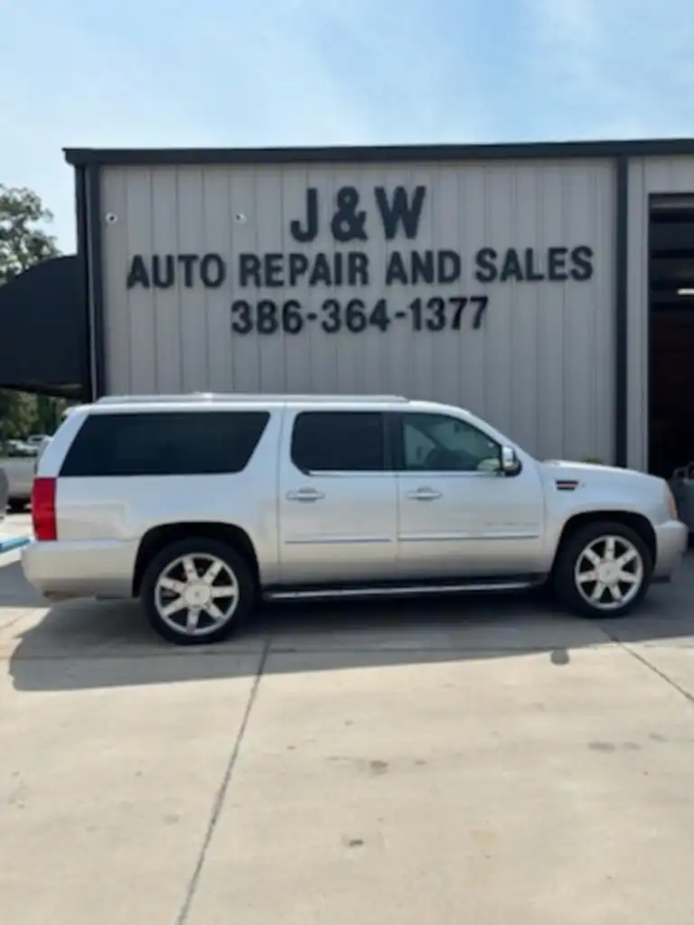 2010 Cadillac Escalade ESV 2WD Luxury's photo