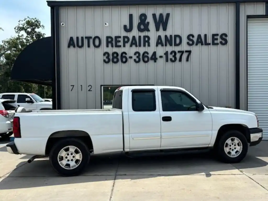 2005 Chevrolet Silverado 1500 Work Truck Extended Cab SWB's photo