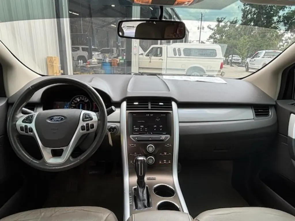 2011 Ford Edge SEL photo 5