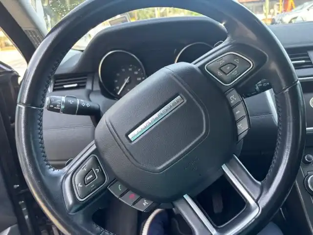 2019 Land Rover Range Rover Evoque SE Premium's photo