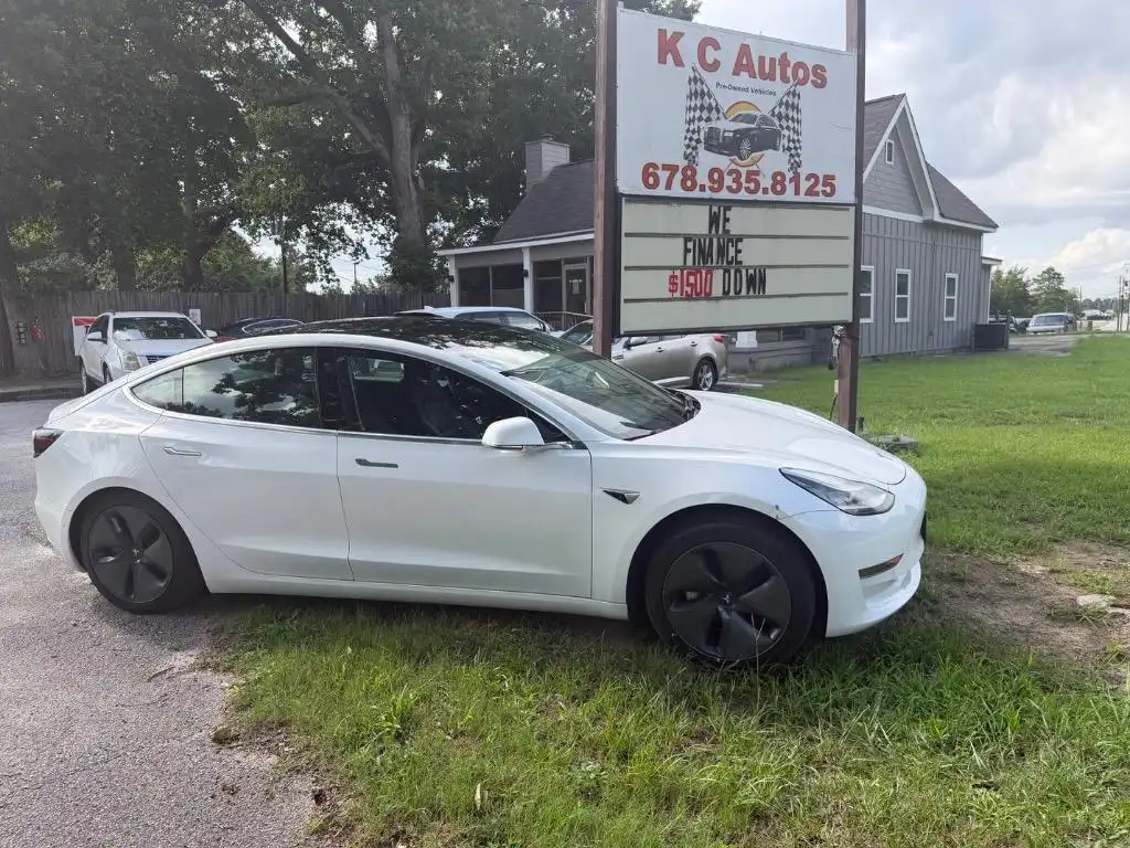 2020 Tesla Model 3 Standard Range Plus's photo