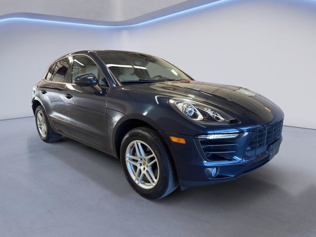 2017 Porsche Macan Base's photo