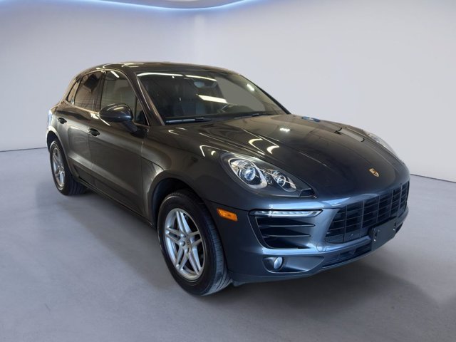 2017 Porsche Macan Base's photo