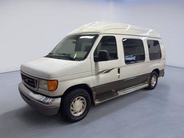 2003 Ford E-Series E-150 Van photo 3