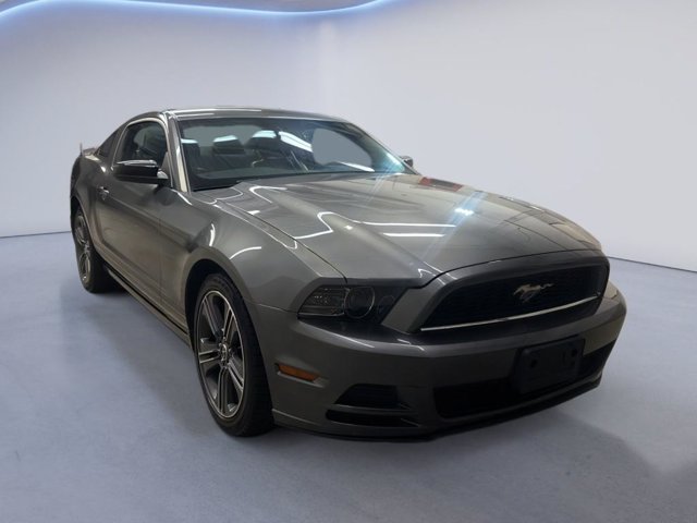 2013 Ford Mustang V6 Premium's photo