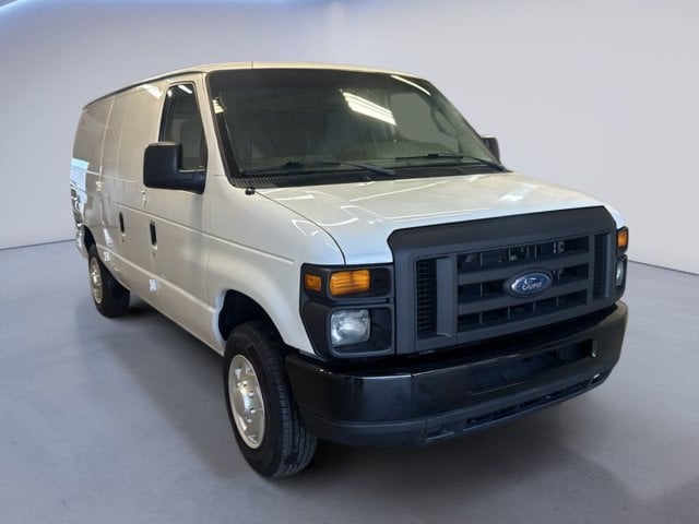 2014 Ford E-Series E-150 Van photo 1
