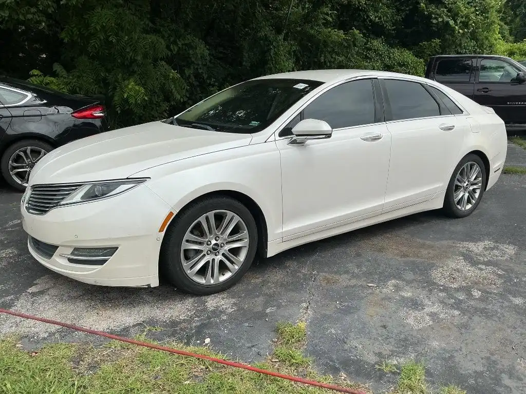 2013 Lincoln MKZ Hybrid's photo