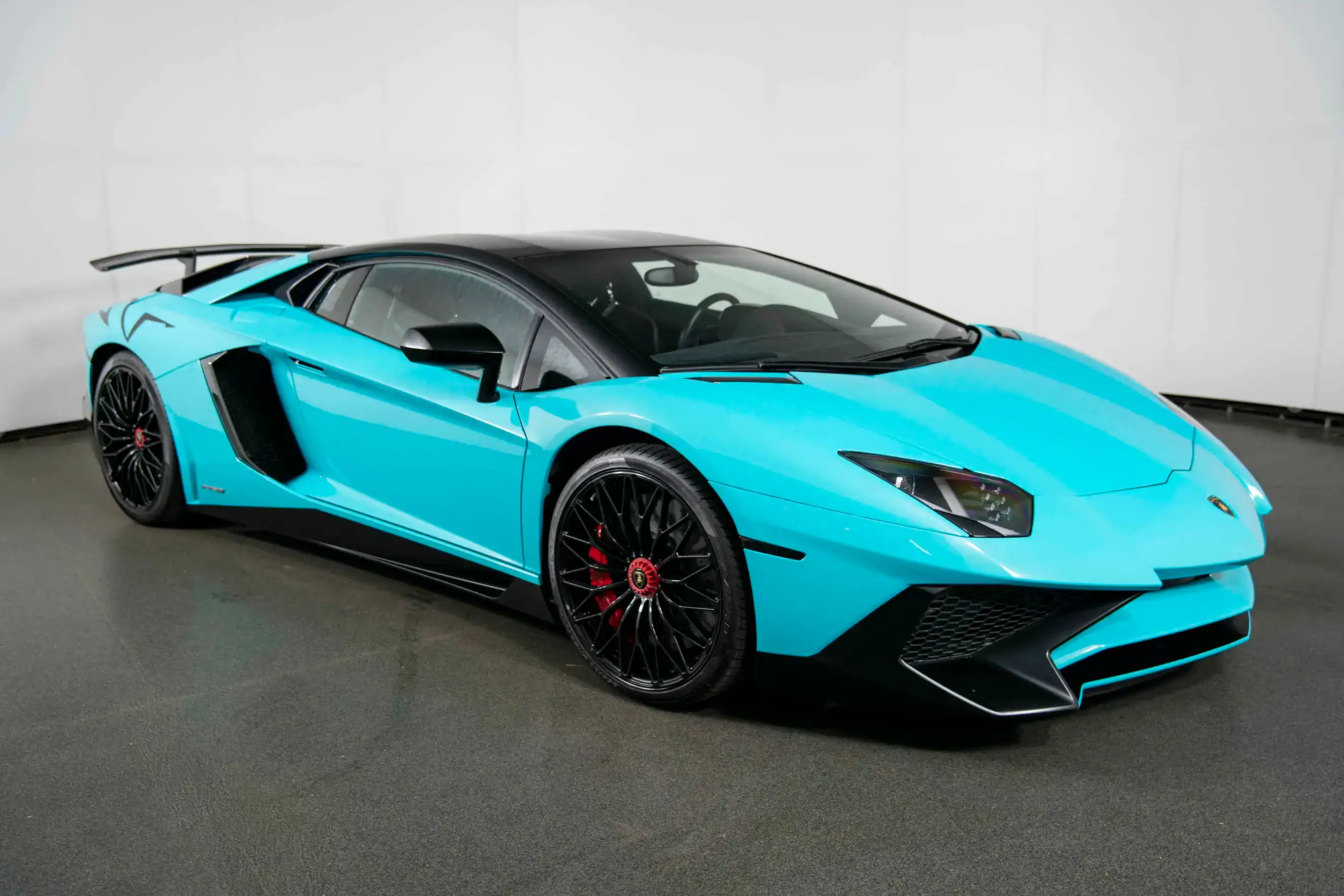 2016 Lamborghini Aventador's photo