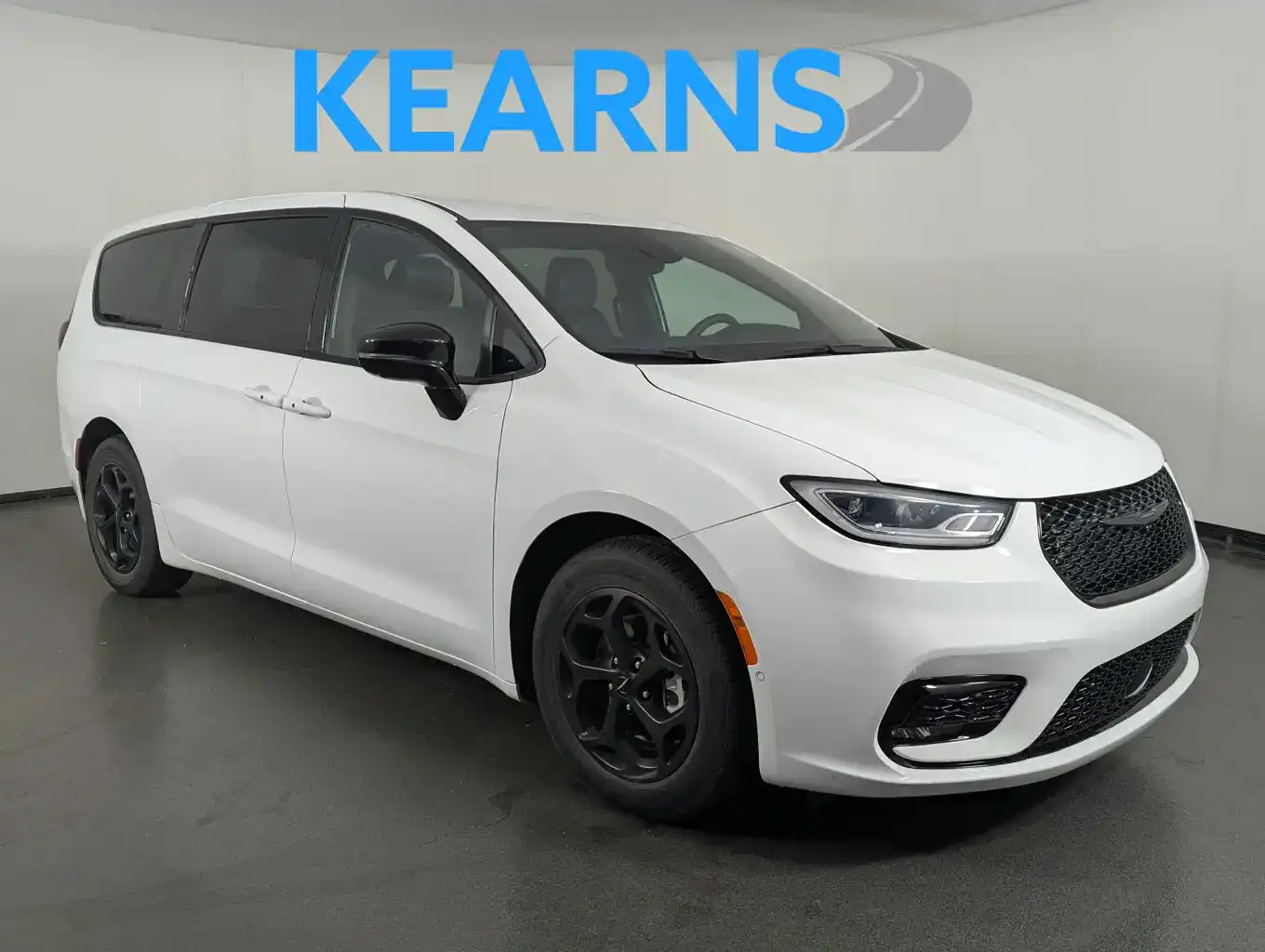 2024 Chrysler Pacifica Hybrid Select S-Appearance PHEV's photo