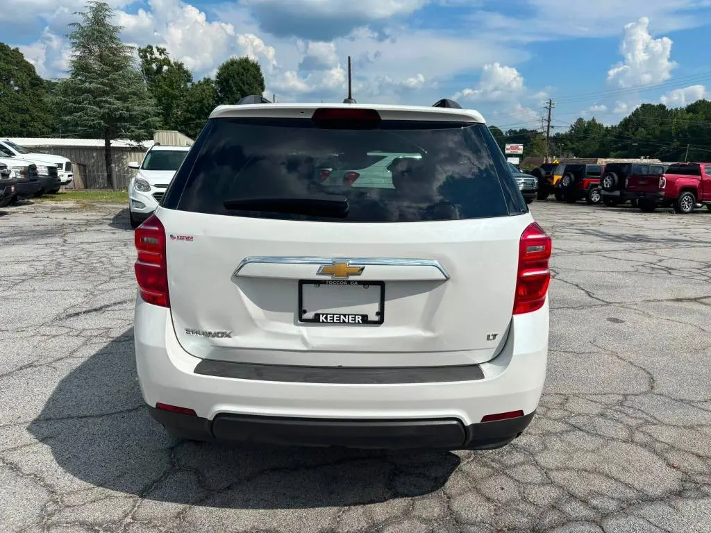 2017 Chevrolet Equinox LT photo 5
