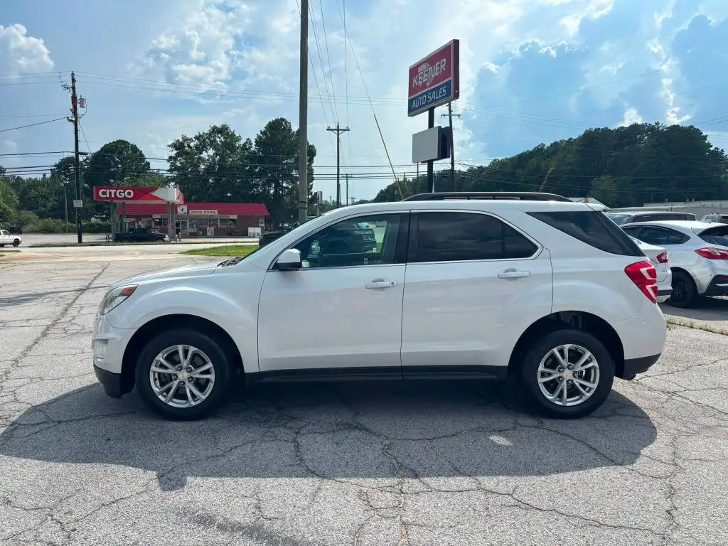 2017 Chevrolet Equinox LT photo 1