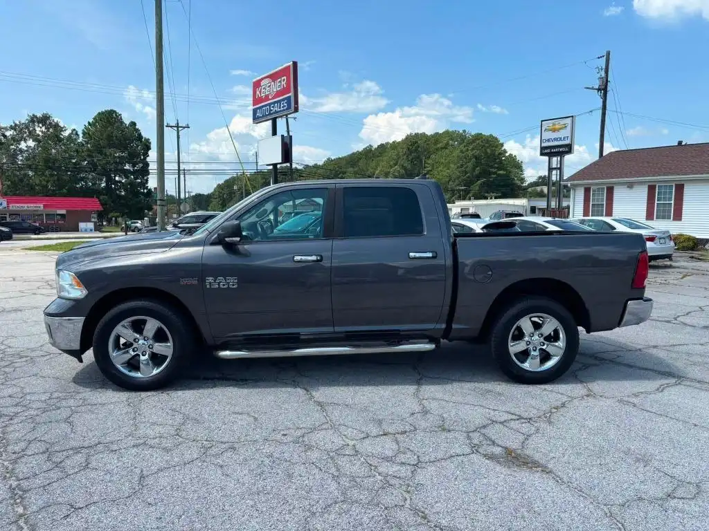 2017 RAM 1500 Big Horn 4x4 Crew Cab 5'7's photo