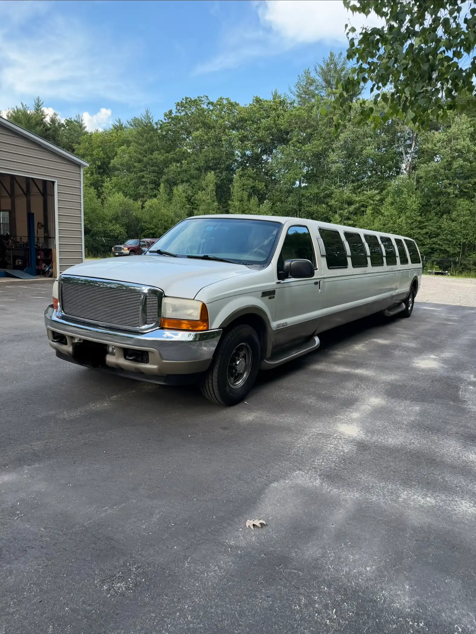 2001 Ford Excursion Limited's photo