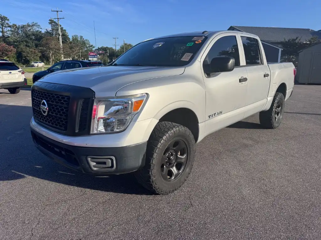 2019 Nissan Titan S 4WD Crew Cab's photo