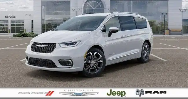 2026 Chrysler Pacifica Pinnacle AWD's photo