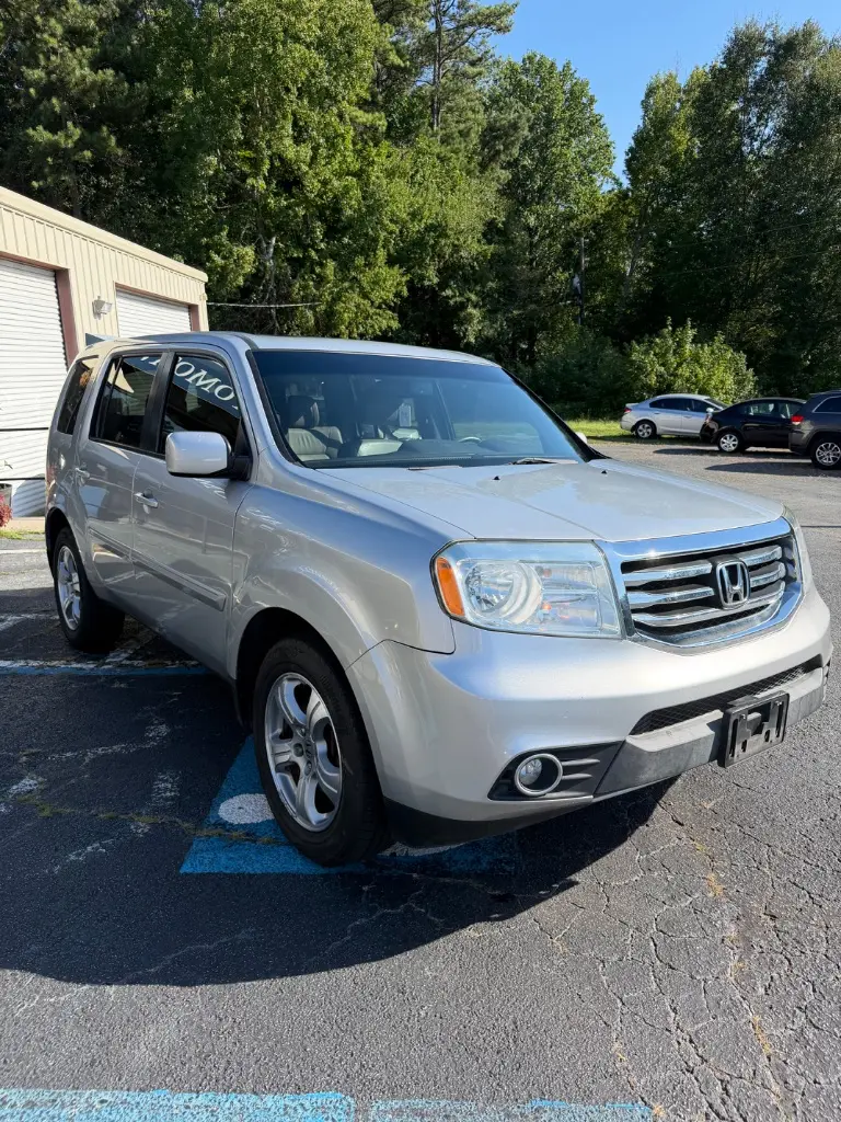 Vehicle Image 2