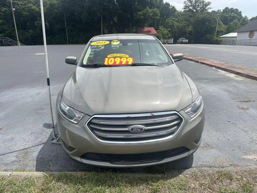 2018 Ford Taurus SEL FWD's photo