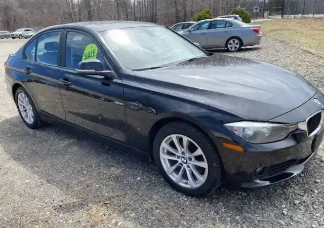 2015 BMW 3 Series 320i xDrive Sedan's photo