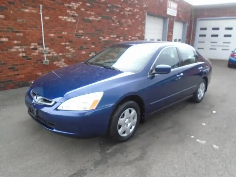 2005 Honda Accord LX 5AT's photo
