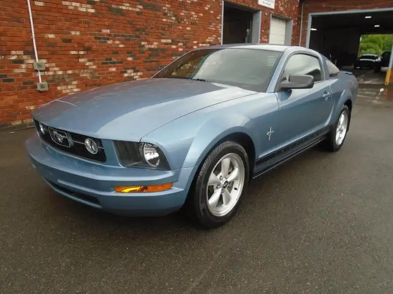 2007 Ford Mustang V6 Deluxe's photo