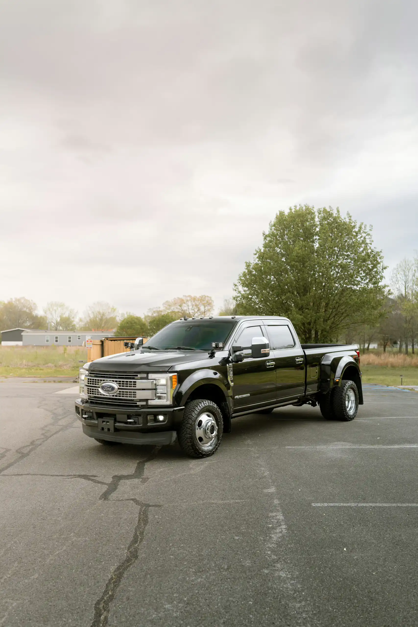 2019 Ford F-350 Platinum 4WD Crew Cab DRW 8' Box's photo