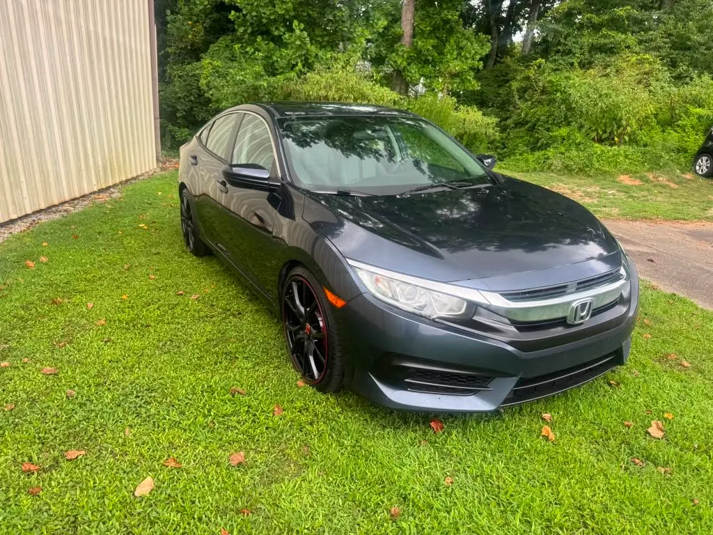 2017 Honda Civic LX photo 4