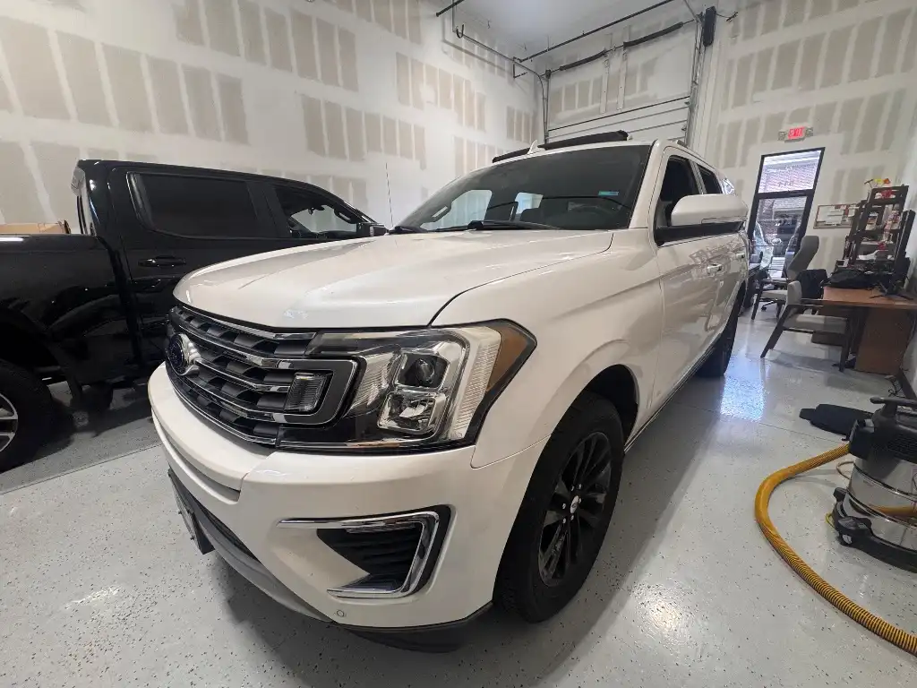 2019 Ford Expedition Limited's photo