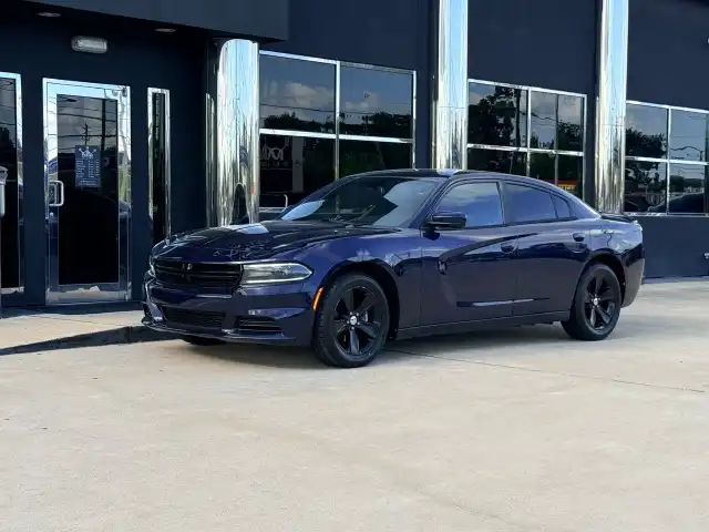 2015 Dodge Charger SE's photo