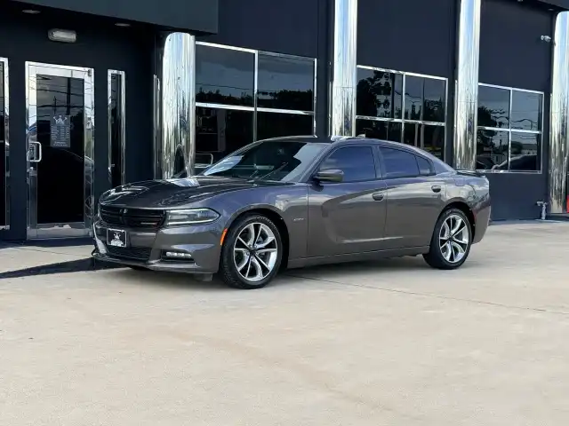 2016 Dodge Charger R/T's photo