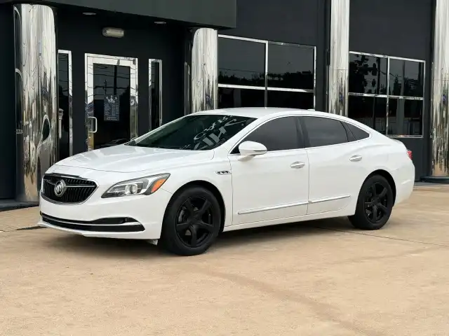 2018 Buick LaCrosse Base's photo