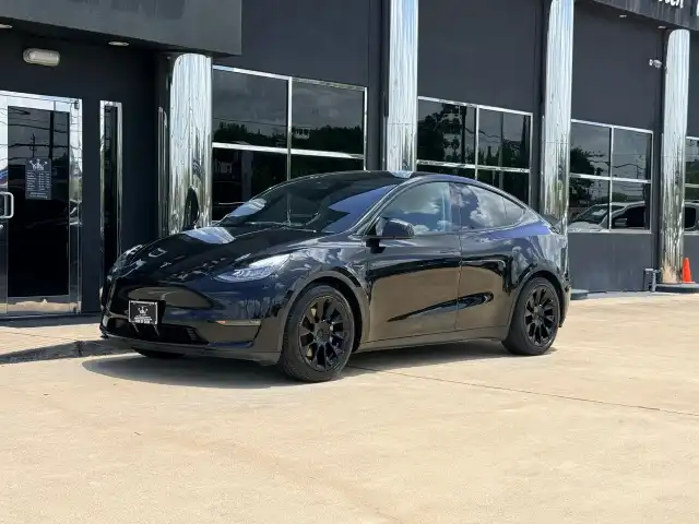 2021 Tesla Model Y Long Range Dual Motor All-Wheel Drive's photo