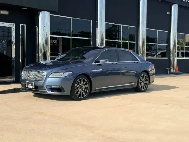2018 Lincoln Continental Reserve FWD's photo