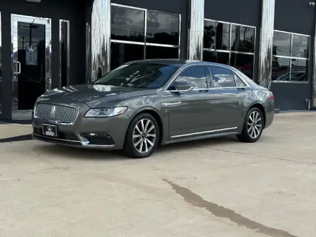 2017 Lincoln Continental Premiere FWD's photo