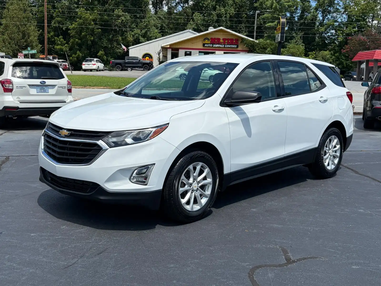 2018 Chevrolet Equinox LS's photo