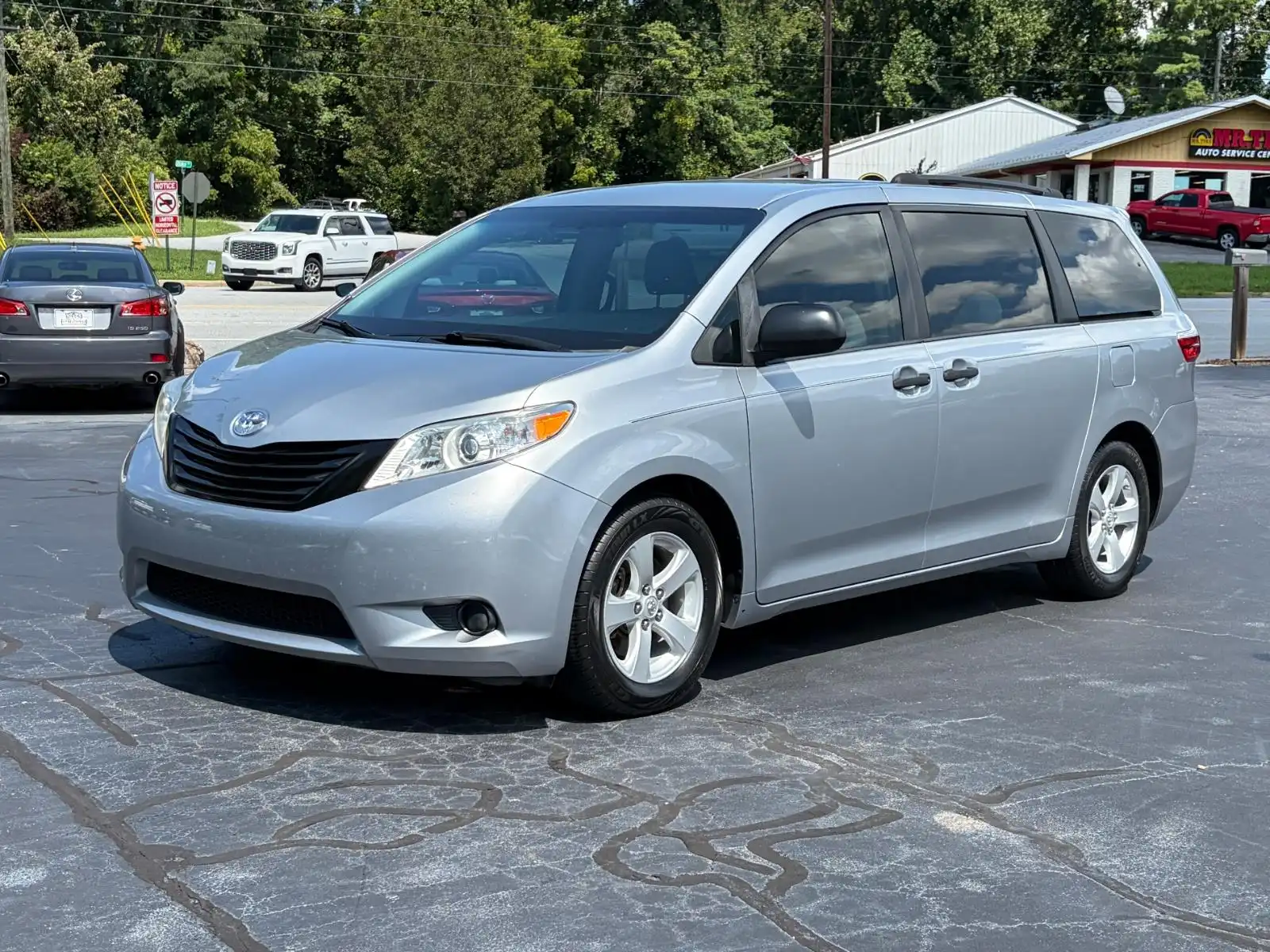 2015 Toyota Sienna L V6 7-Passenger's photo