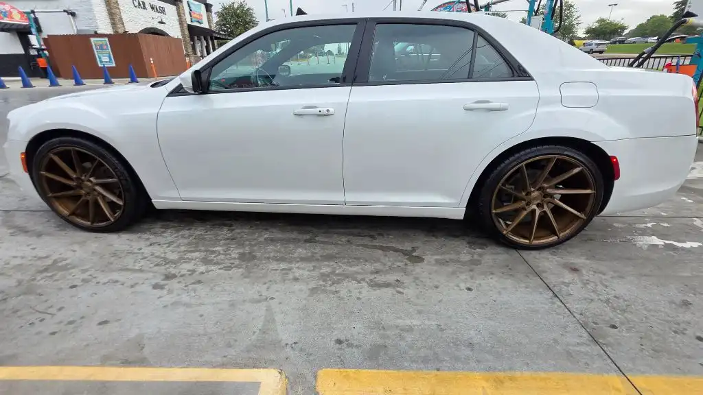 2016 Chrysler 300 S's photo