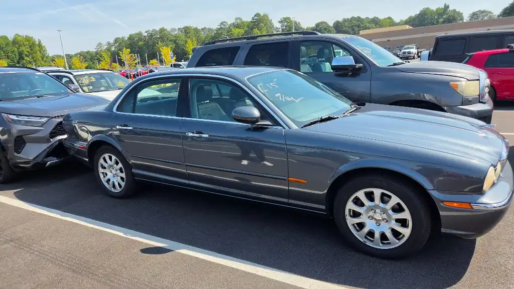 2004 Jaguar XJ XJ8's photo