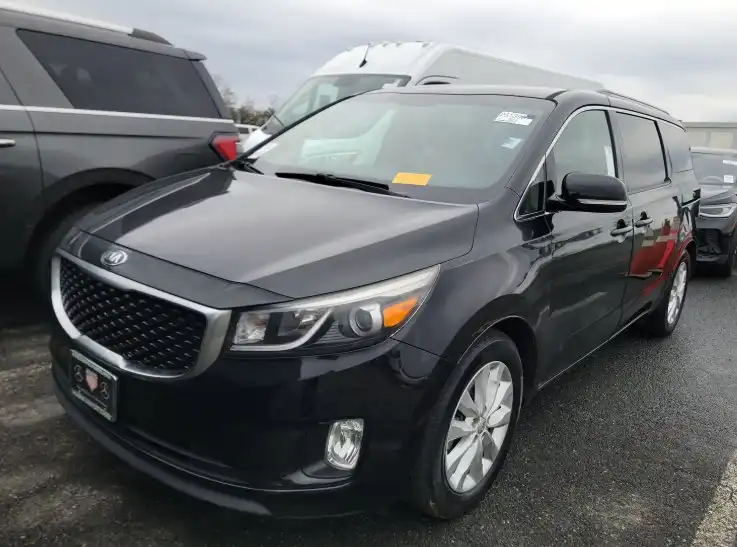 2016 Kia Sedona EX's photo