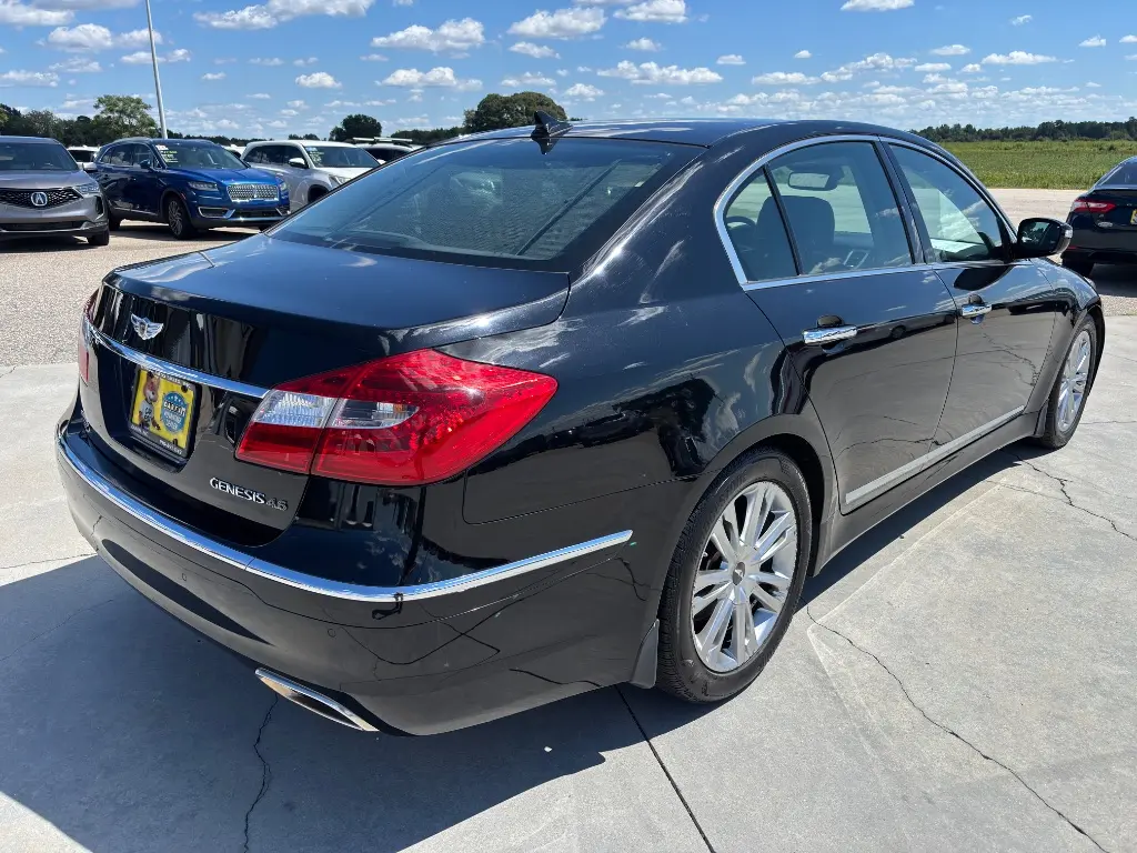 2012 Hyundai Genesis 4.6 photo 5